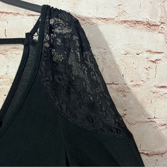 American eagle outfitters ribbed black long sleeve lace shoulder inset medium - Picture 6 of 7